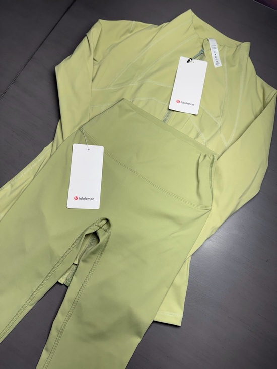Lululemon Define Set (Jacket + Legging Bundle) - Picture 2 of 3